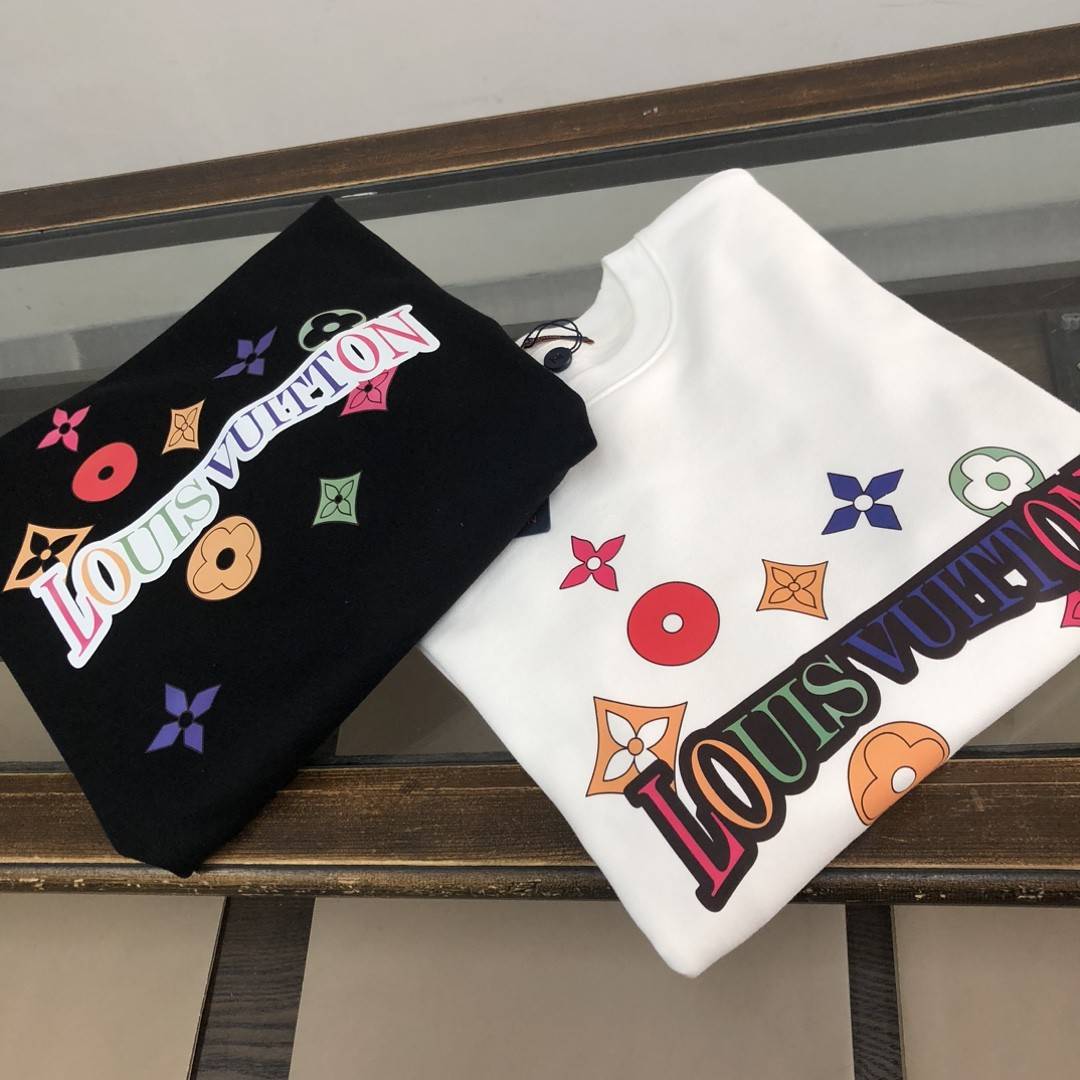 L0vis Vvtt0n 2023 new autumn and winter couples style round neck sweatshirt