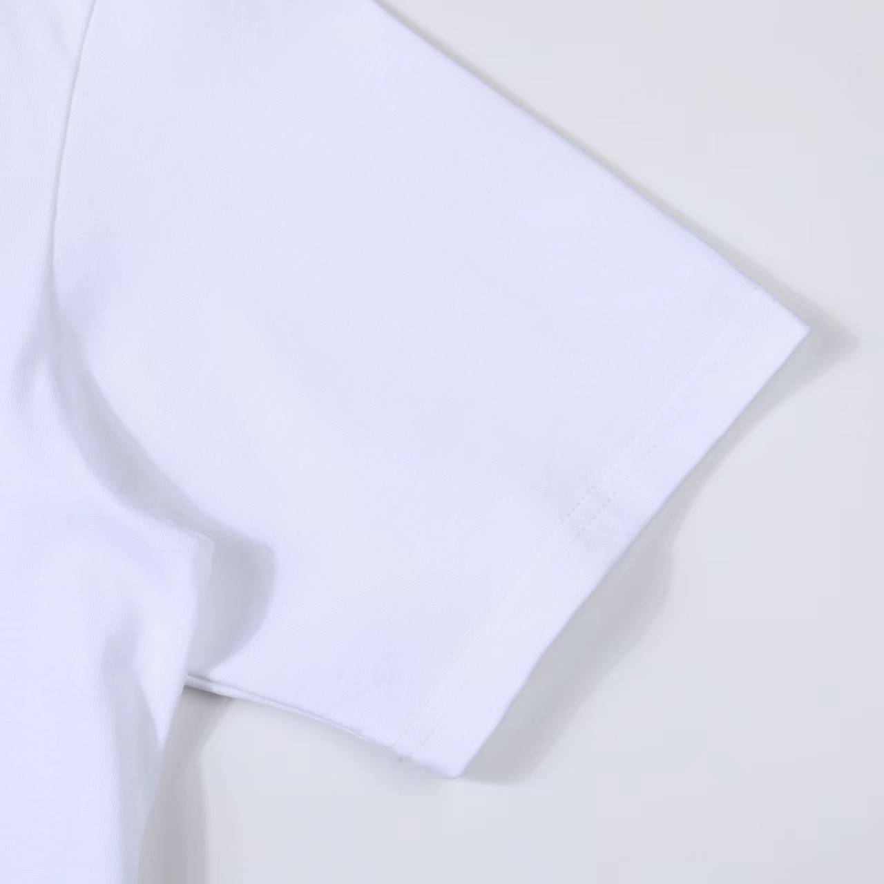 L0vis Vvtt0n 23ss front and back patterned t-shirt