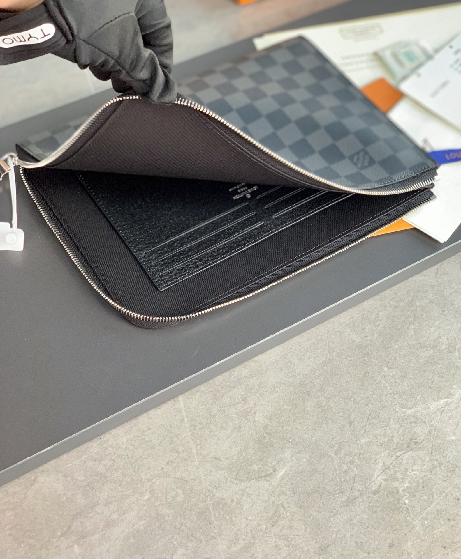 L0vis Vvtt0n Pochette Jour Bag