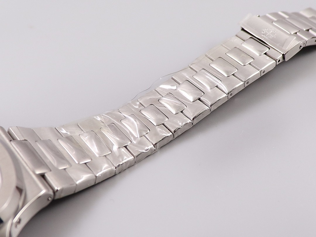 Pat*k Phi1i*pe 5726 series watch