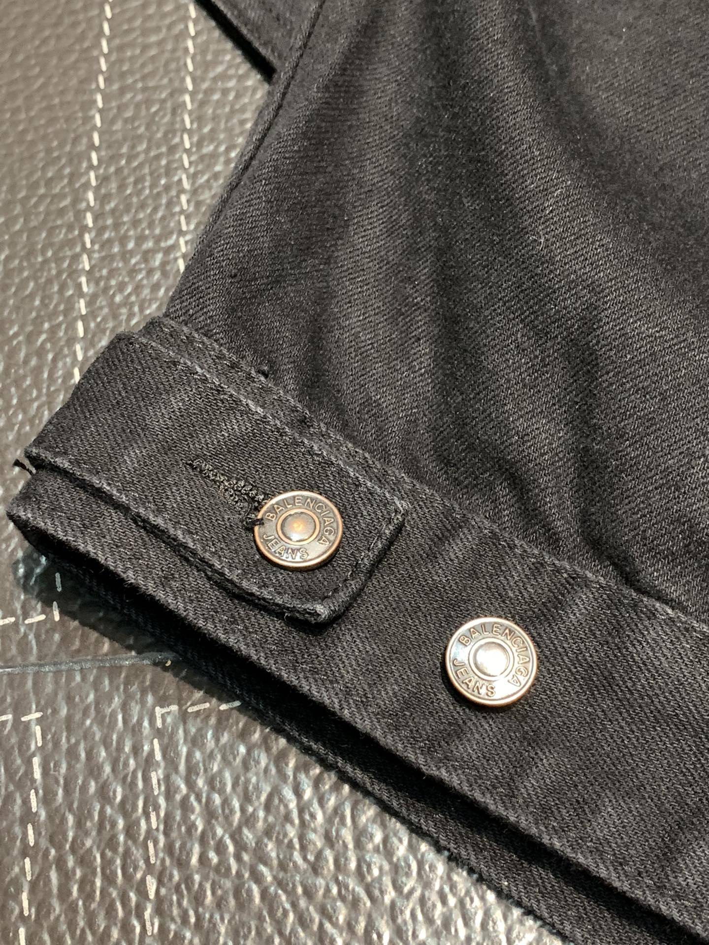 Ba1en*iaga  ripped denim jacket