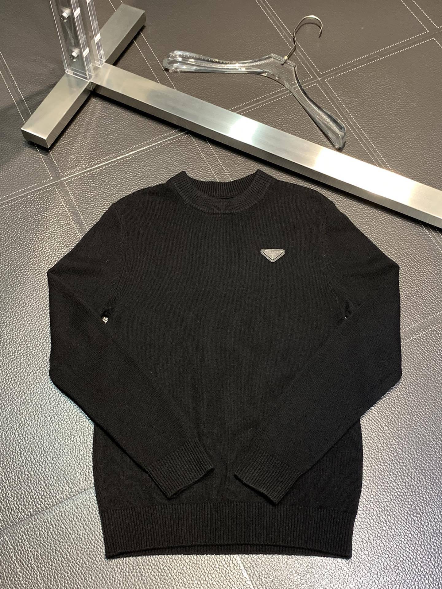 Pra*a Knitted sweaters