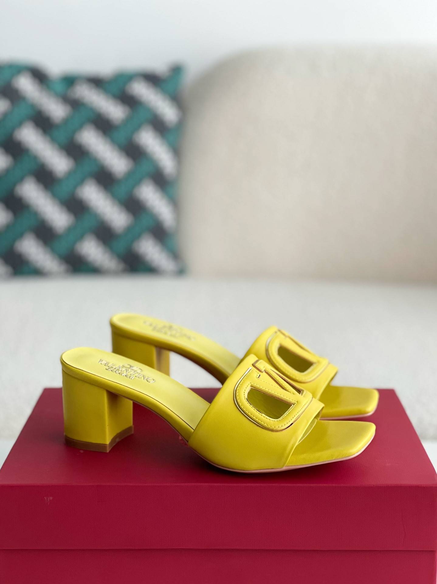 Va1e*ntin0 Summer  high-heeled sandals