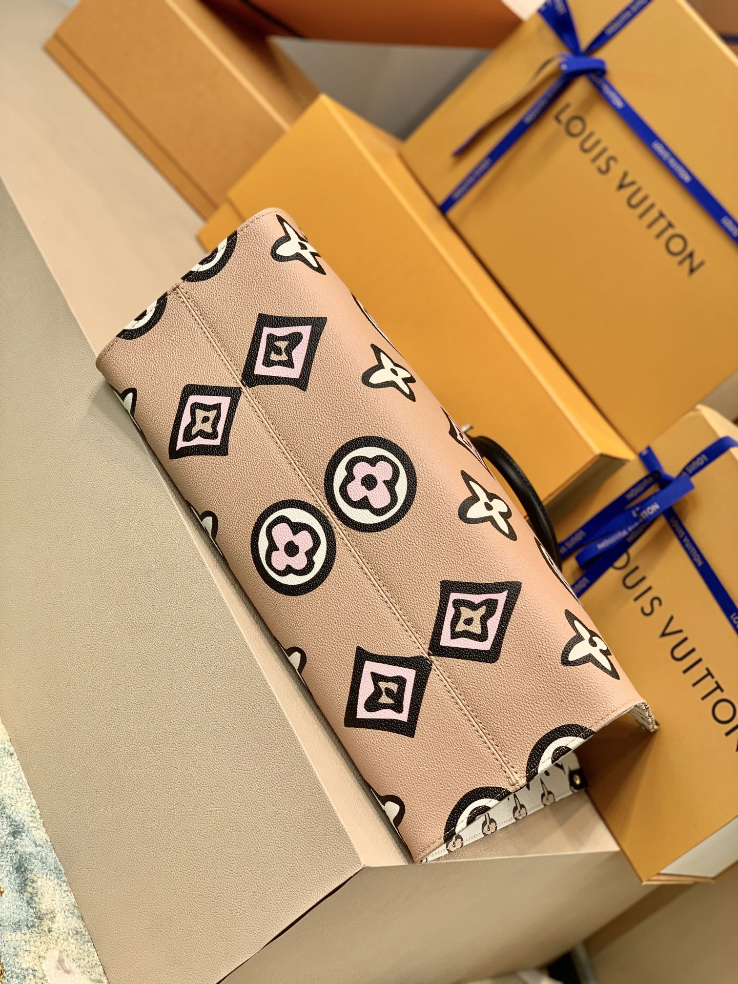 L0vis Vvtt0n Onthego Bag