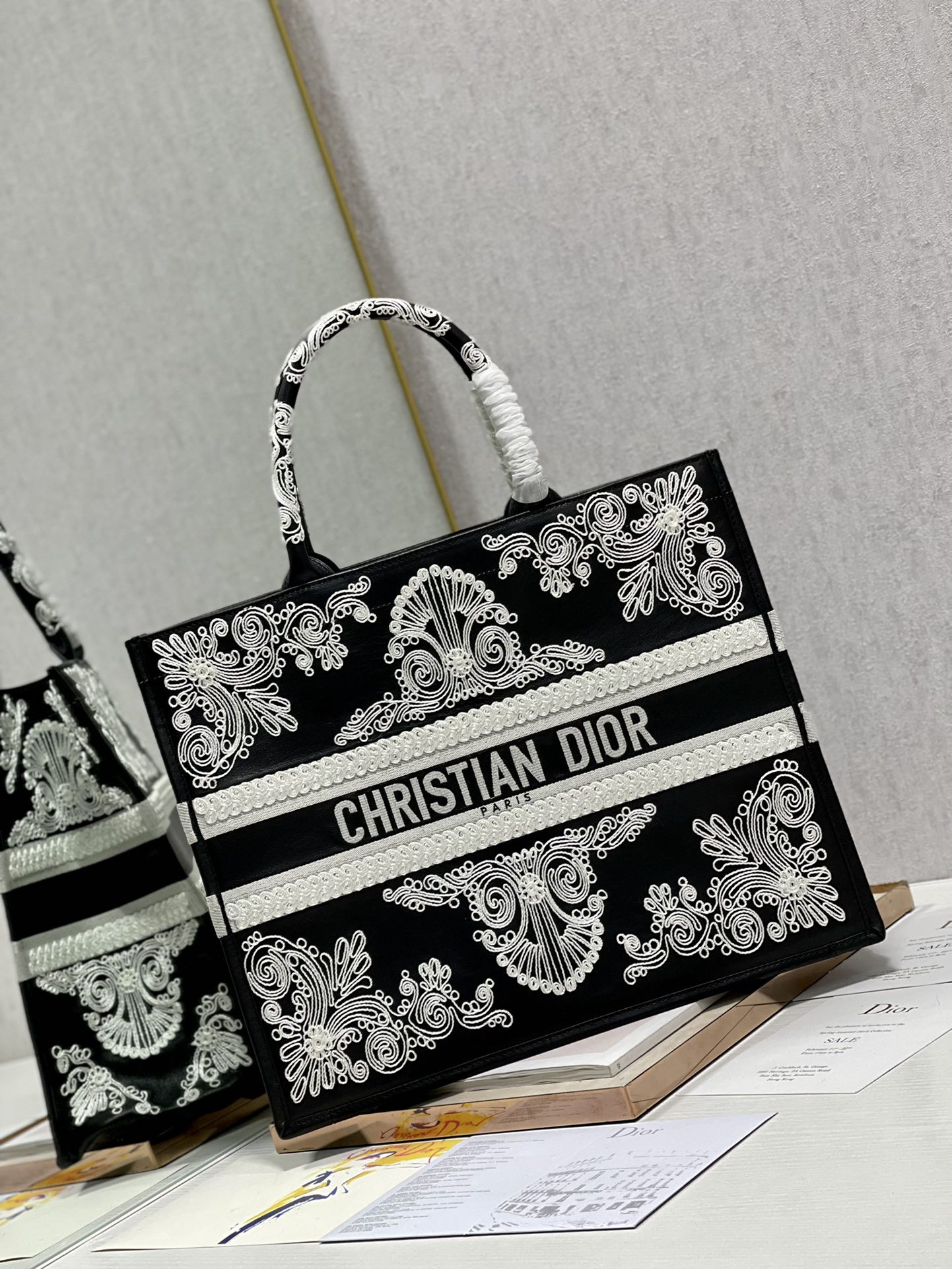 Large D10r Book Tote