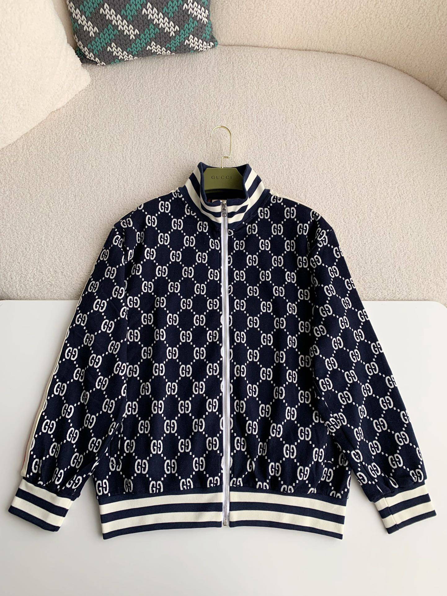 Gvc*1 Men's knitted sweater jacket