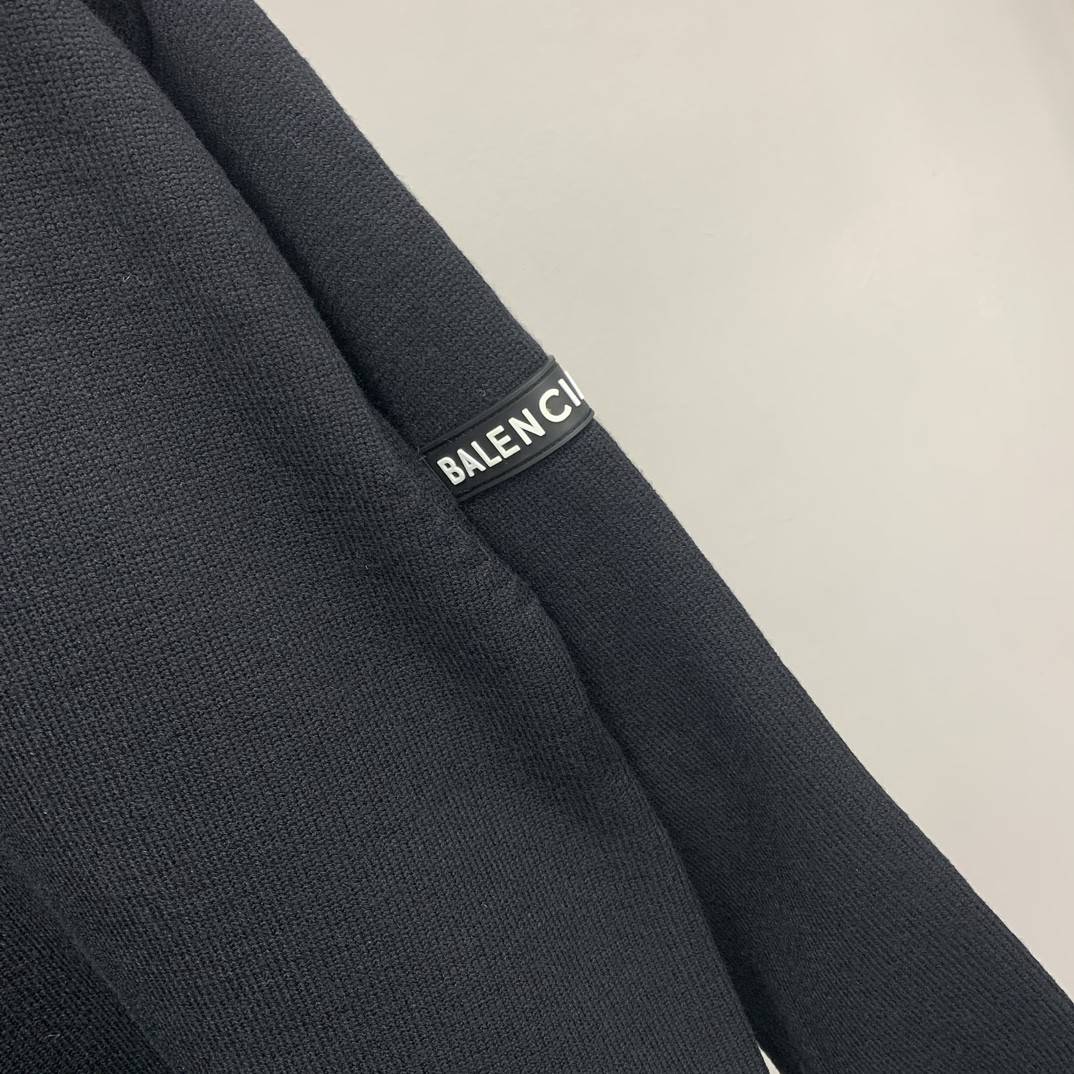 Ba1en*iaga BLCG armband sweater