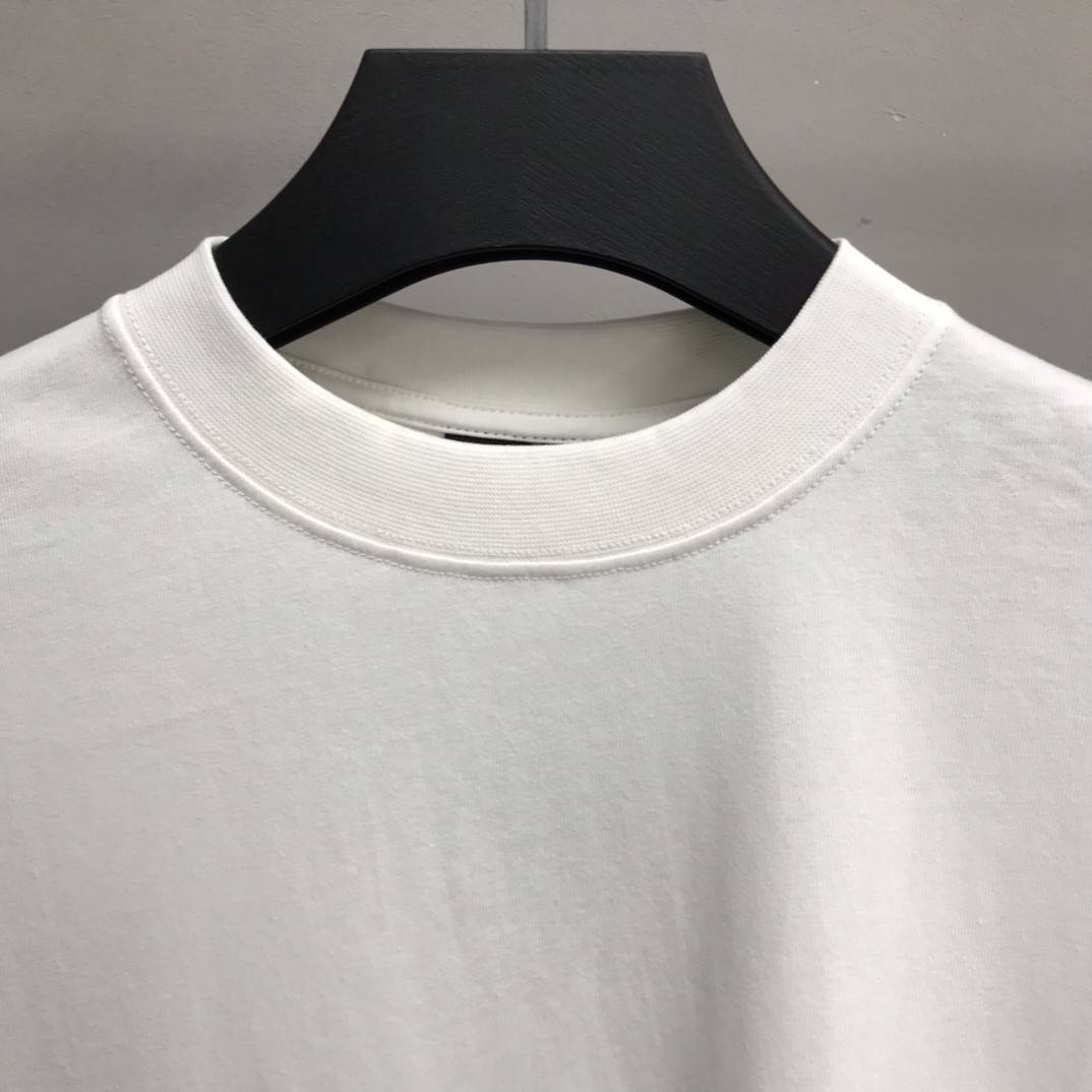 Ba1en*iaga graffiti T-shirt