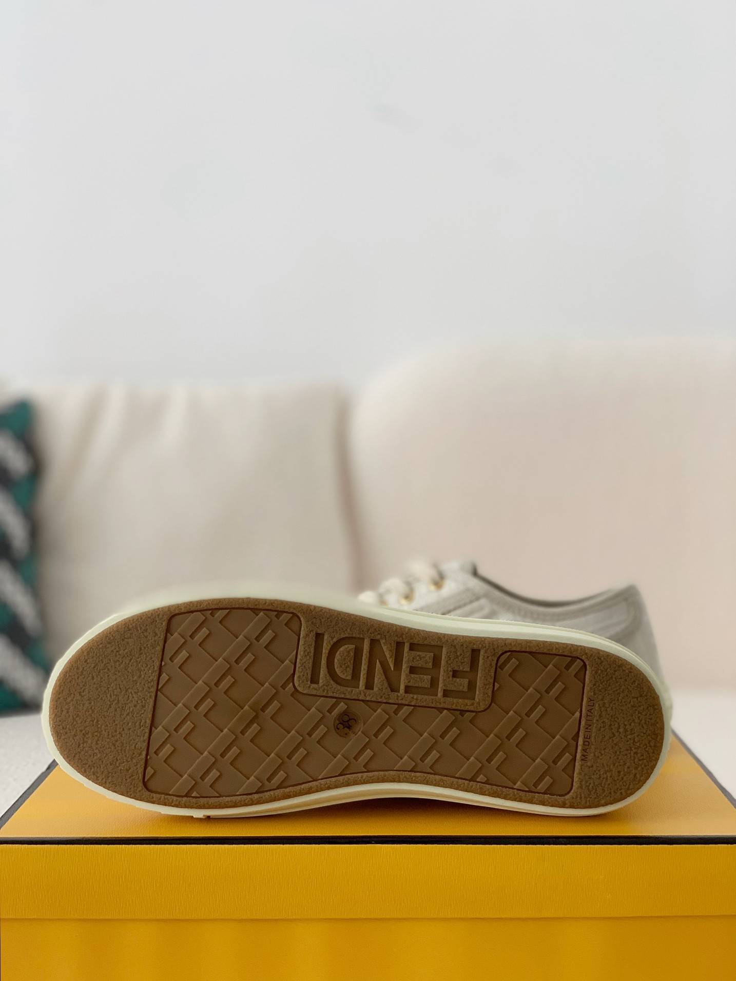 F**di Canvas shoe Sneakers