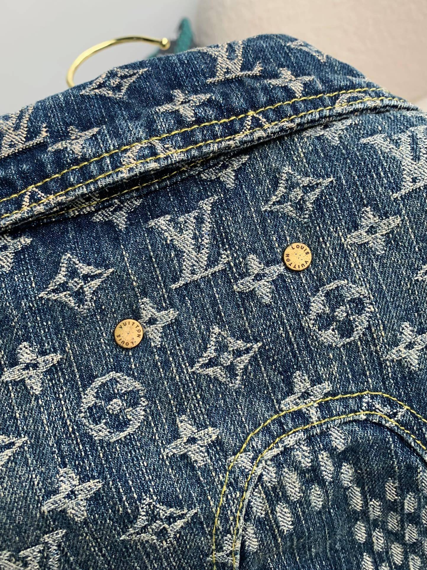 L0vis Vvtt0n Classic Logo printed all over patchwork denim jacket