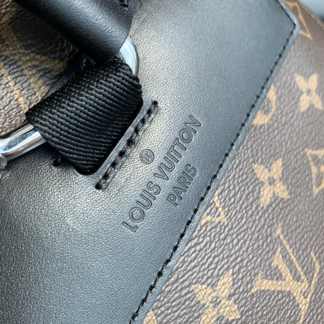 L0vis Vvtt0n Christopher Bag