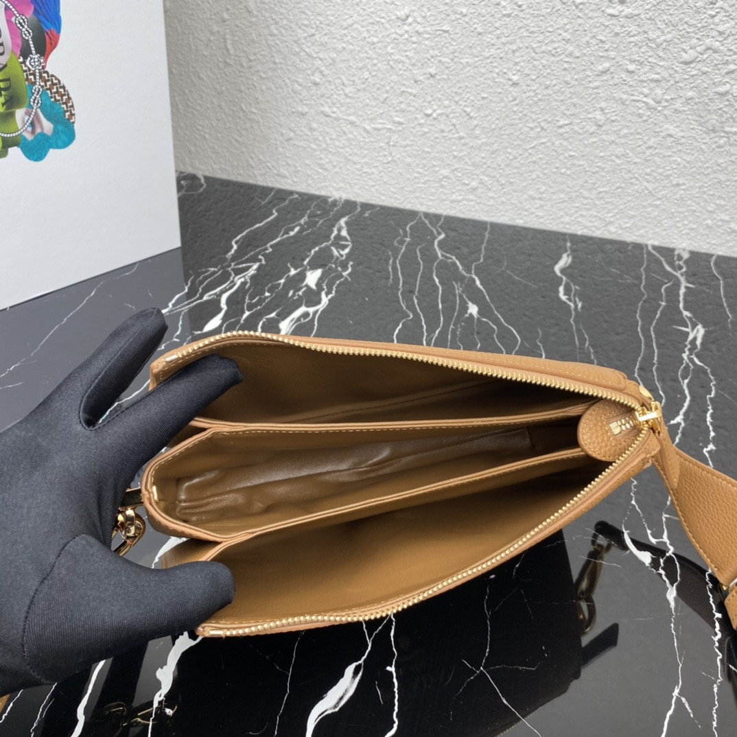 Pra*a Leather Shoulder Bag