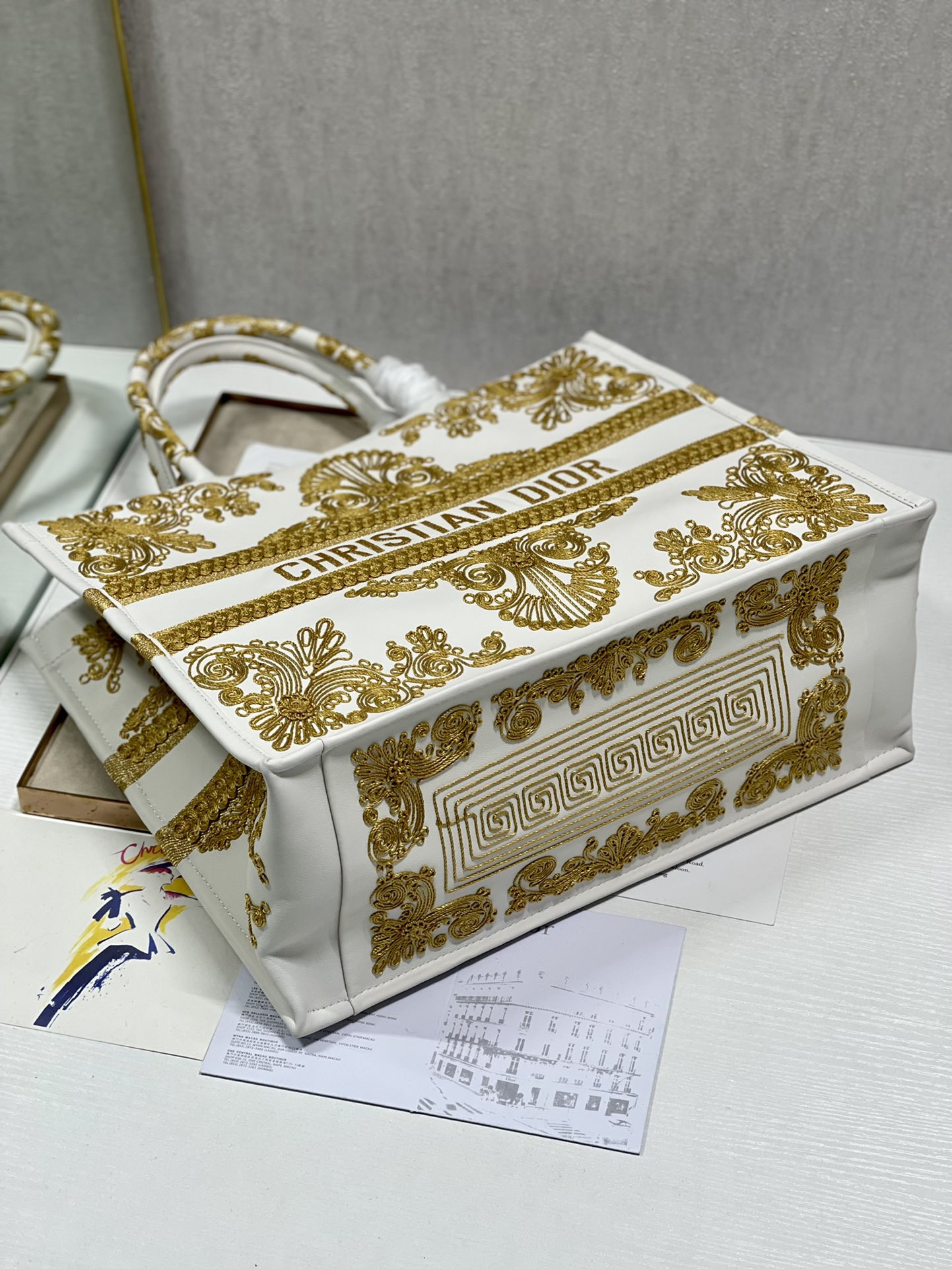 Large D10r Book Tote