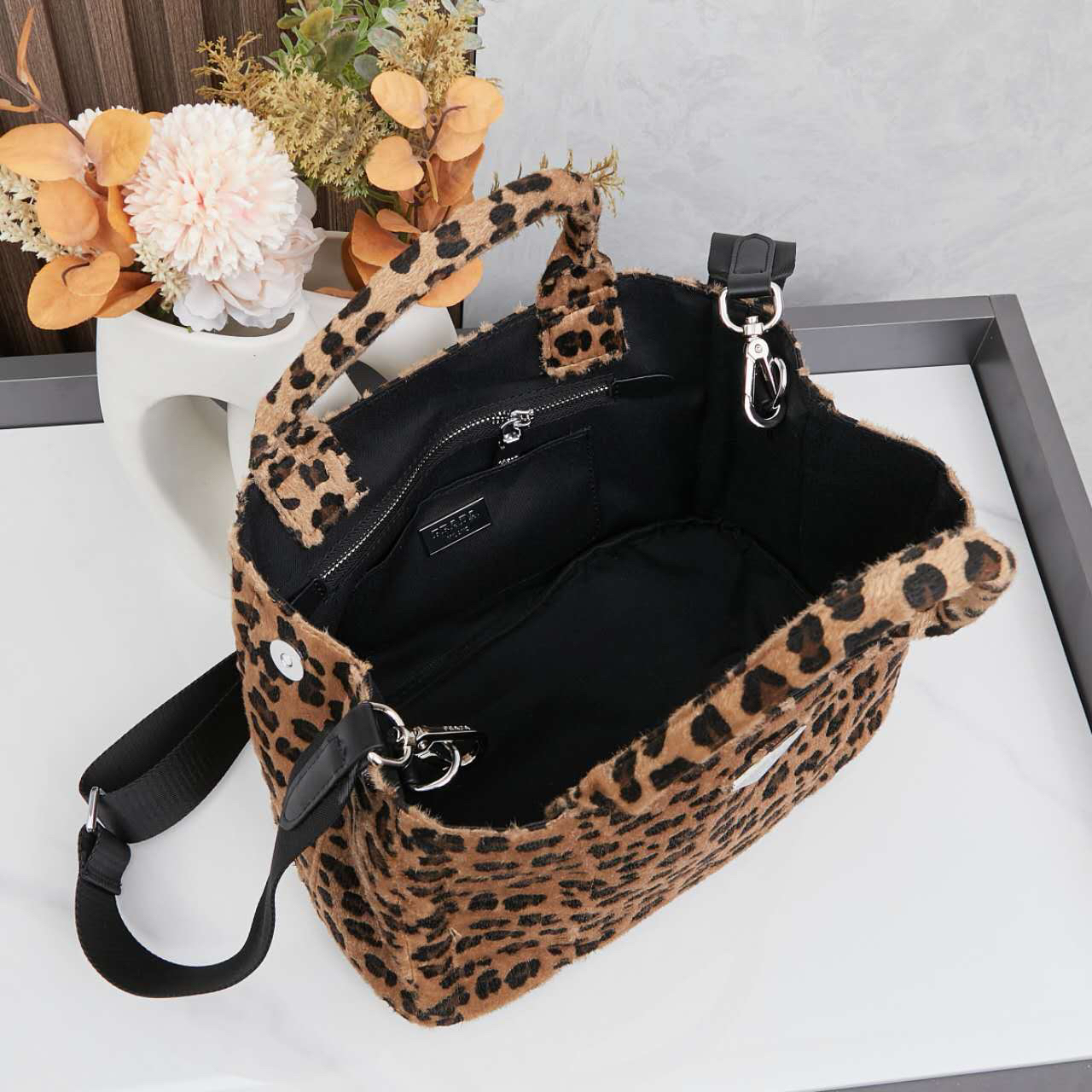 Pra*a adasoftlux leopard killer bag texture is very high-end size 29x20x15, model 2480