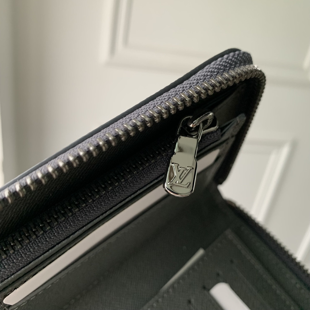 L0vis Vvtt0n Yk Zippy Bag