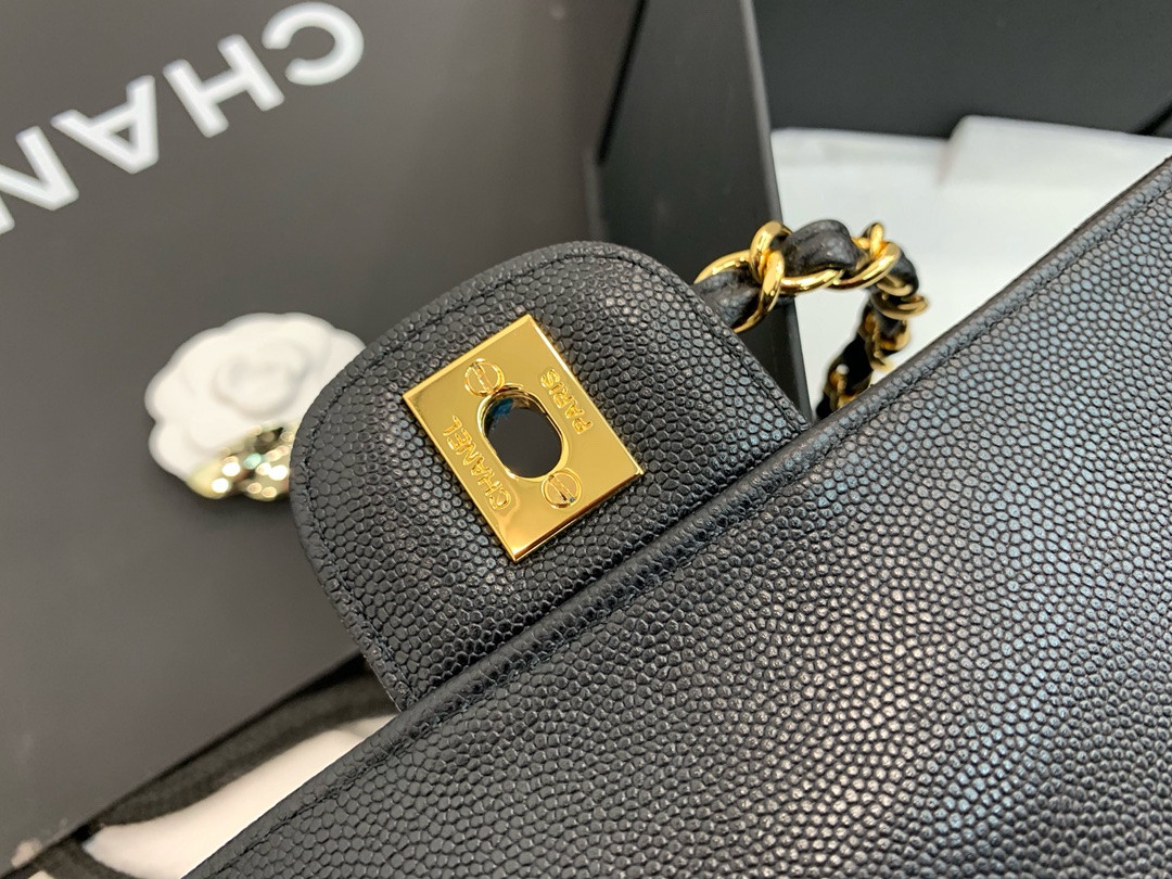 Chanle Classic Flap Bag With Chevron Quilting