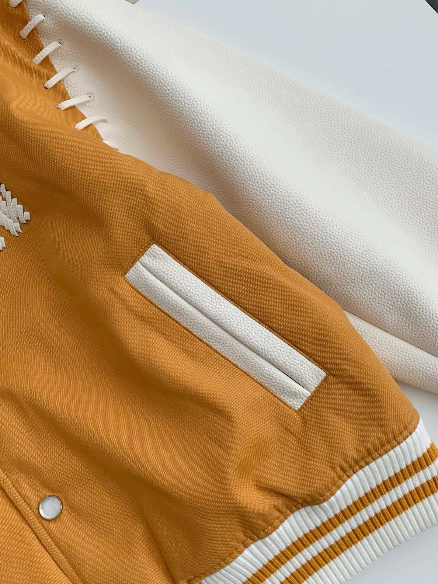 L0vis Vvtt0n  Jackets