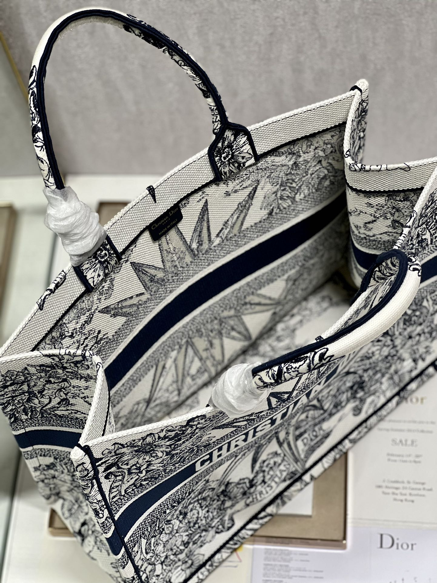 Large D10r Book Tote