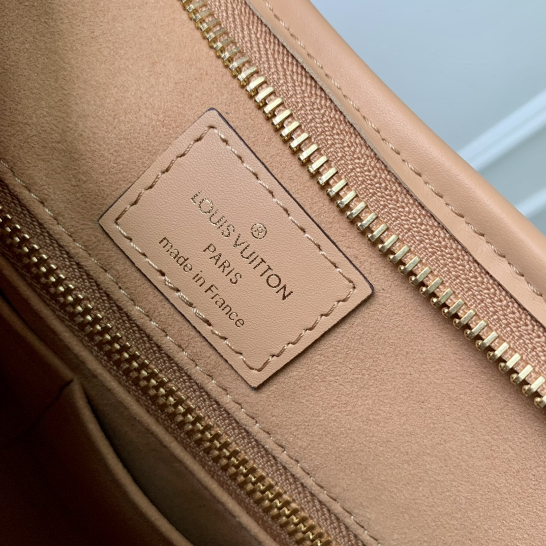 L0vis Vvtt0n Carryall Bag