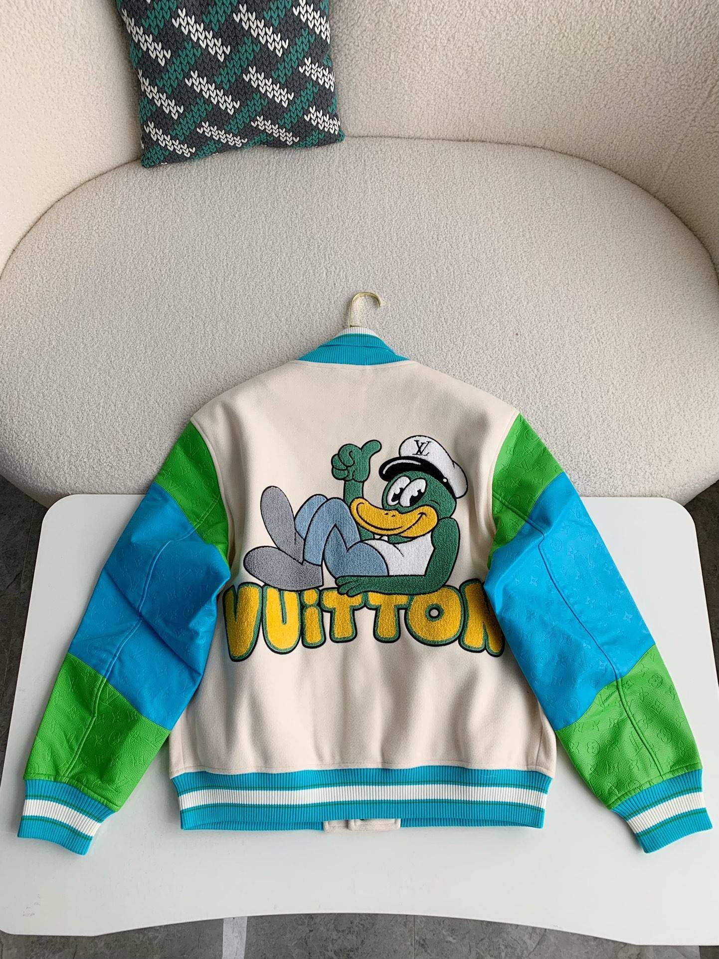 L0vis Vvtt0n  Jackets