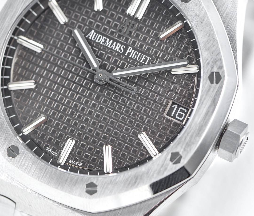 Audemars P1g*et Royal Oak 15500 Series Men