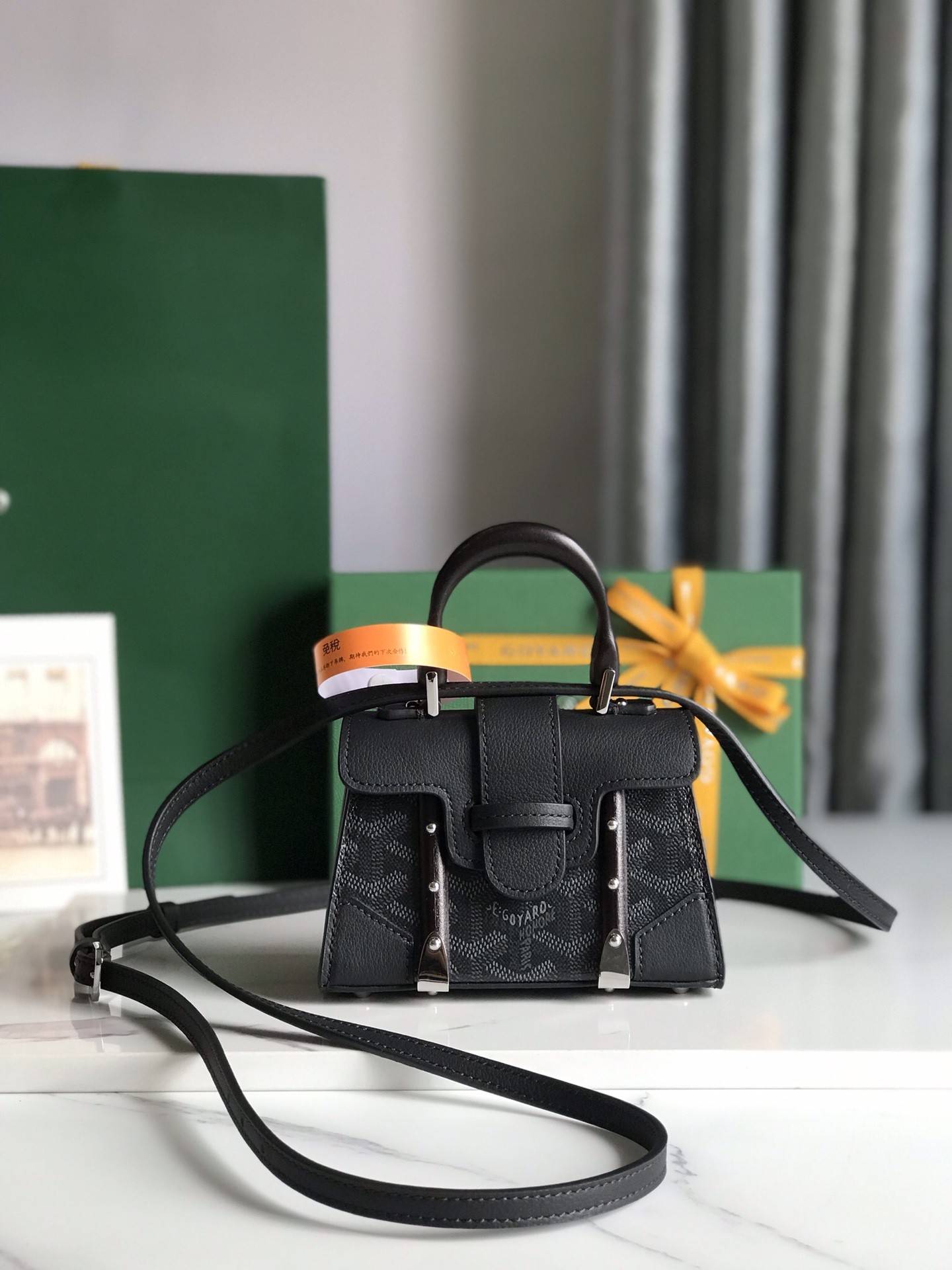 ?G09ard Sa?gon nano bag, top quality!   Size: 14.5 * 11.5 * 7.5cm