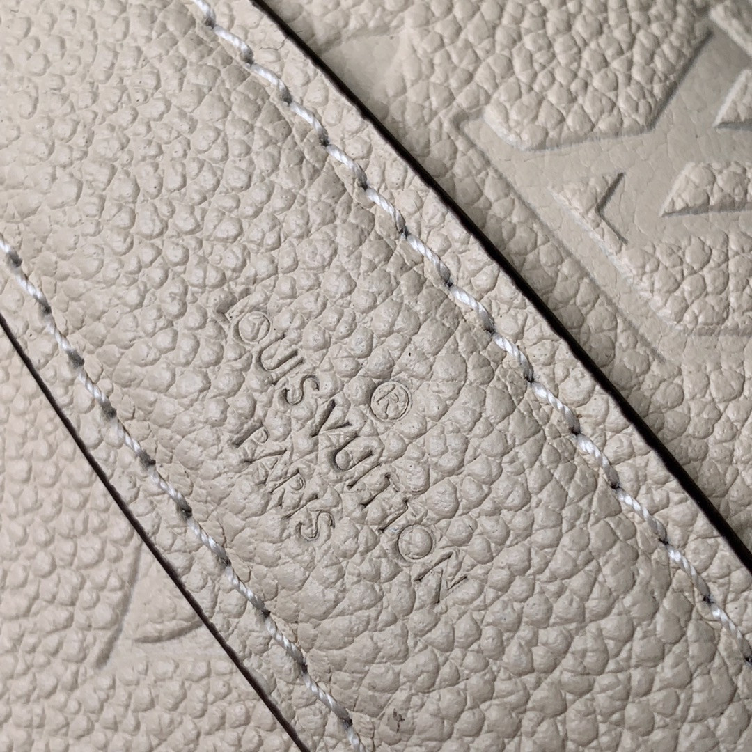 L0vis Vvtt0n Bumbag Bag