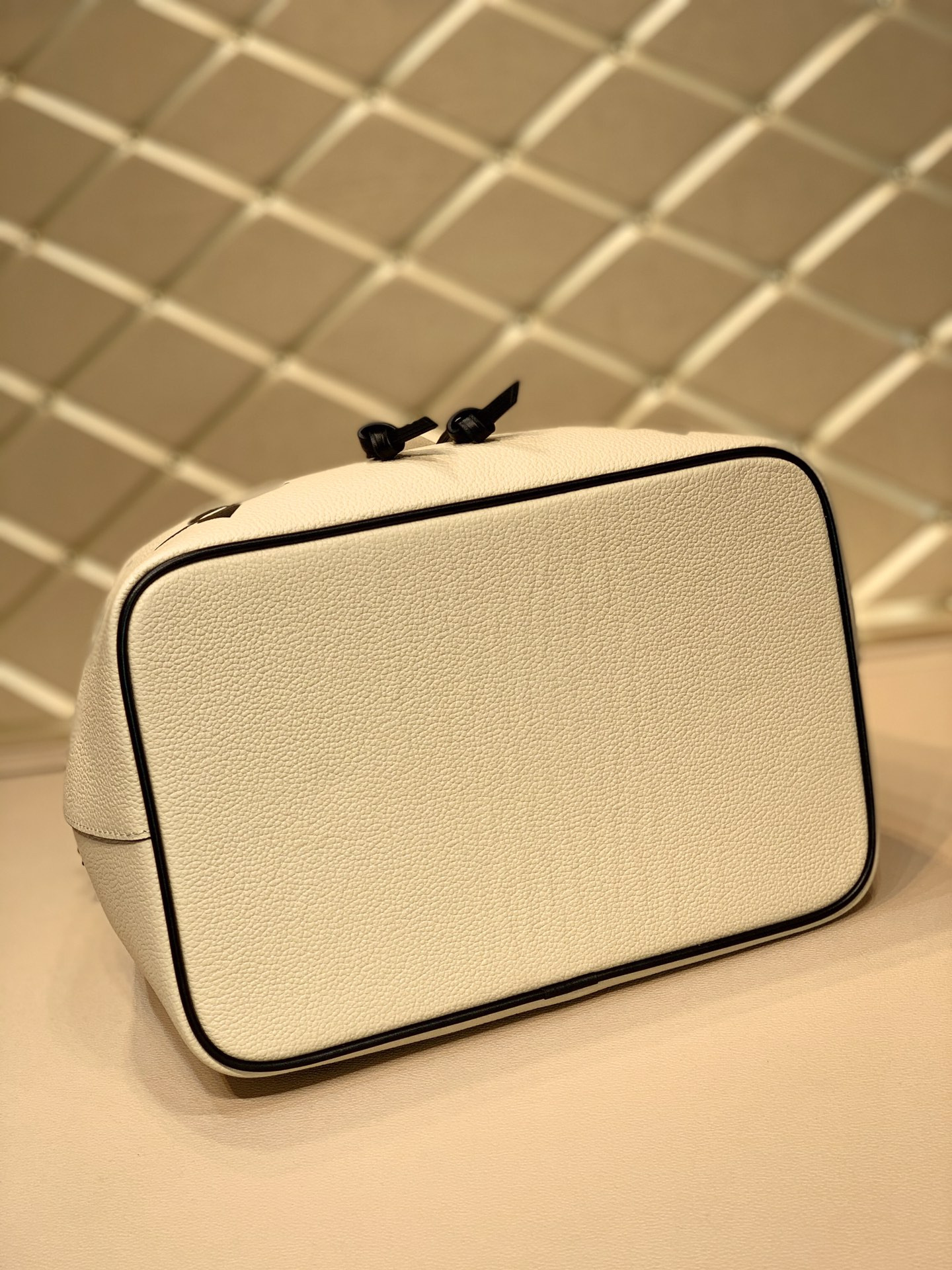 L0vis Vvtt0n Néonoé Bag