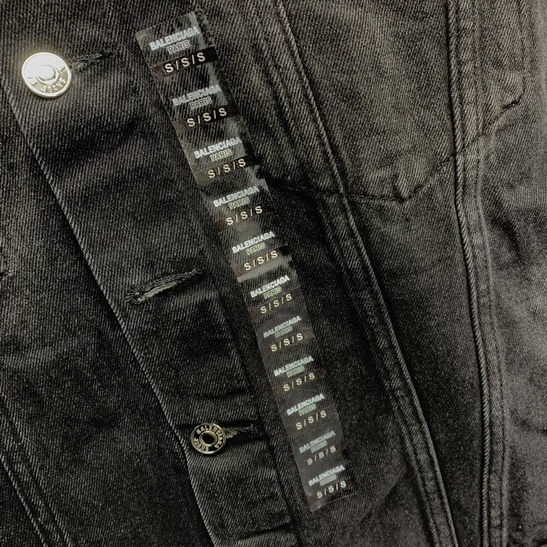 Ba1en*iaga offset printed denim jacket