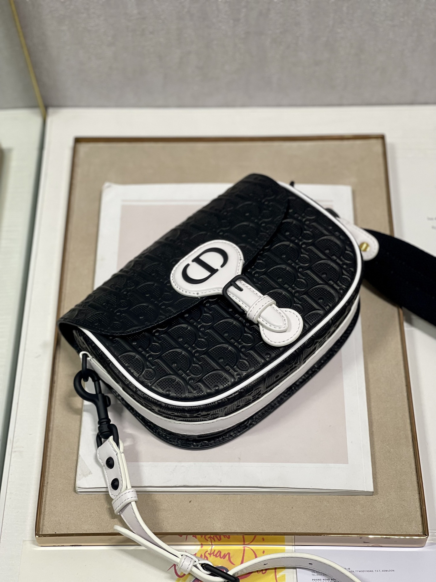 Medium D10r Bobby Bag