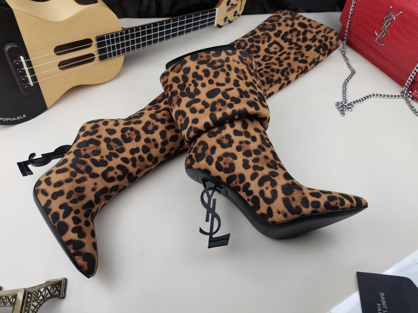 Y51 classic letter metal heel 22-inch boots, elastic boots Heel height: 10.5CM Size: 35-42 (41.42 custom-made, no return or exchange)