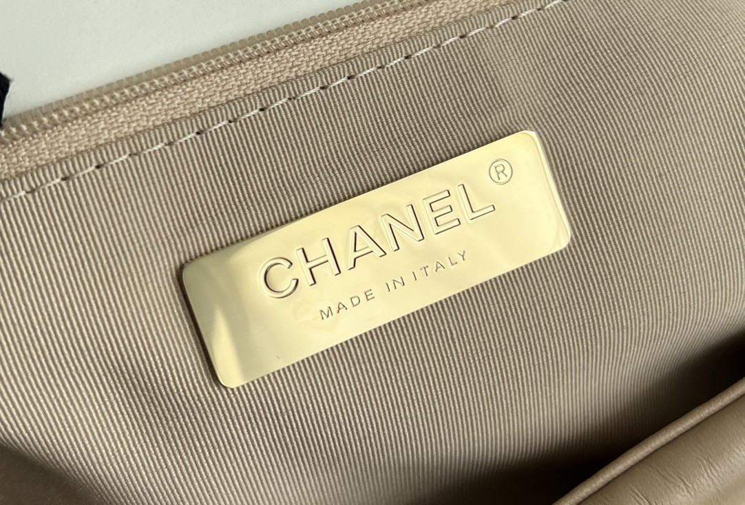 Chanle 19 Handbag