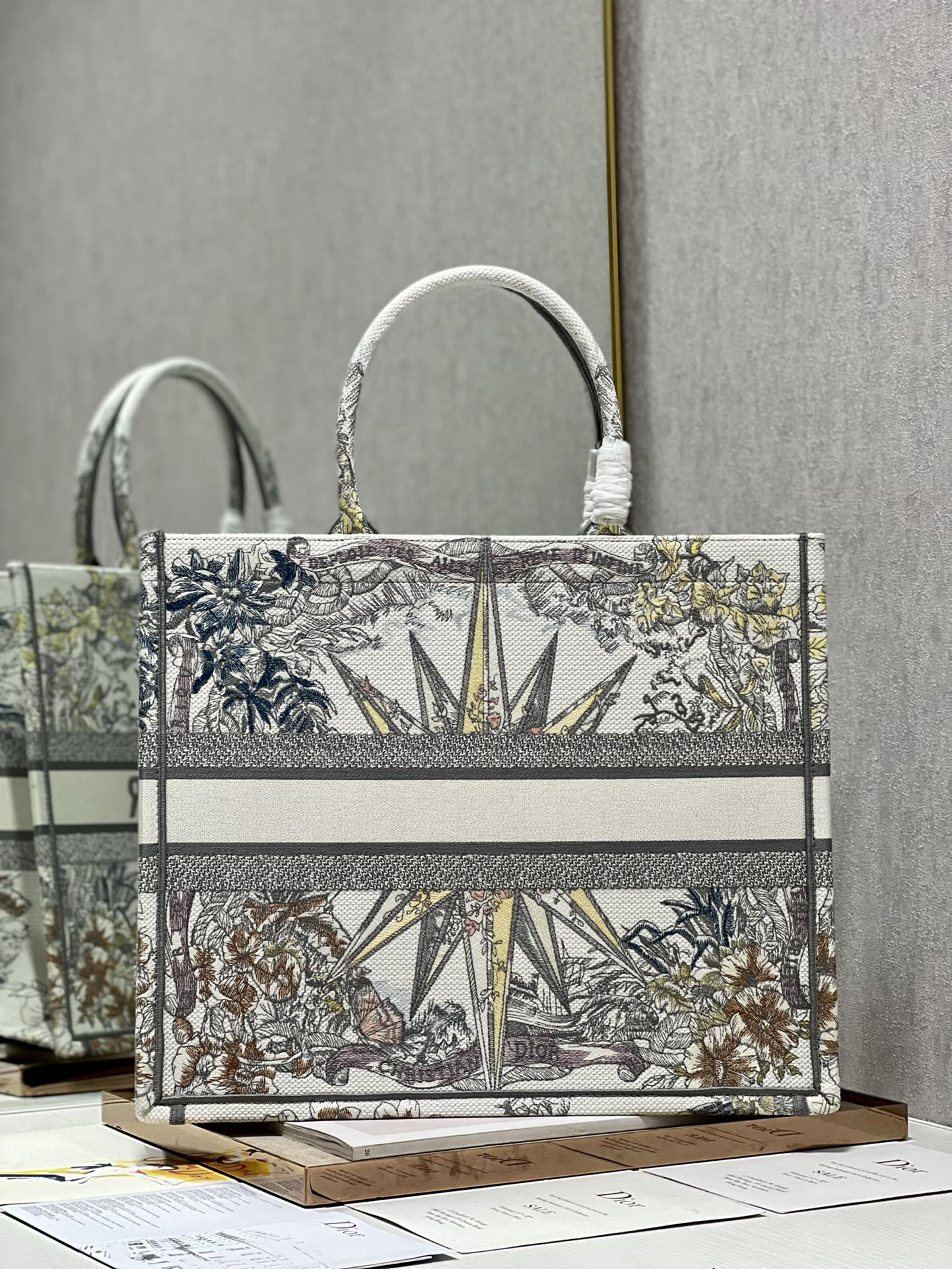 Large D10r Book Tote