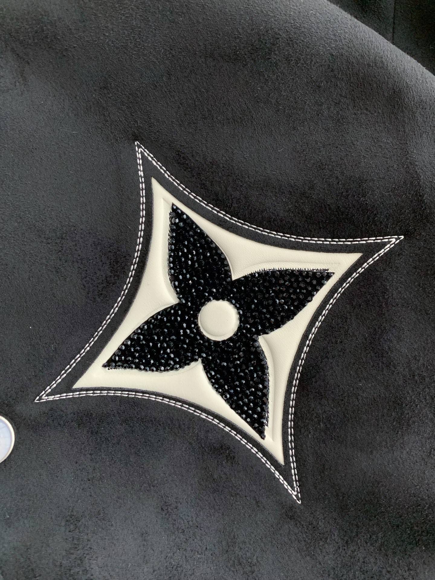 L0vis Vvtt0n  Jackets