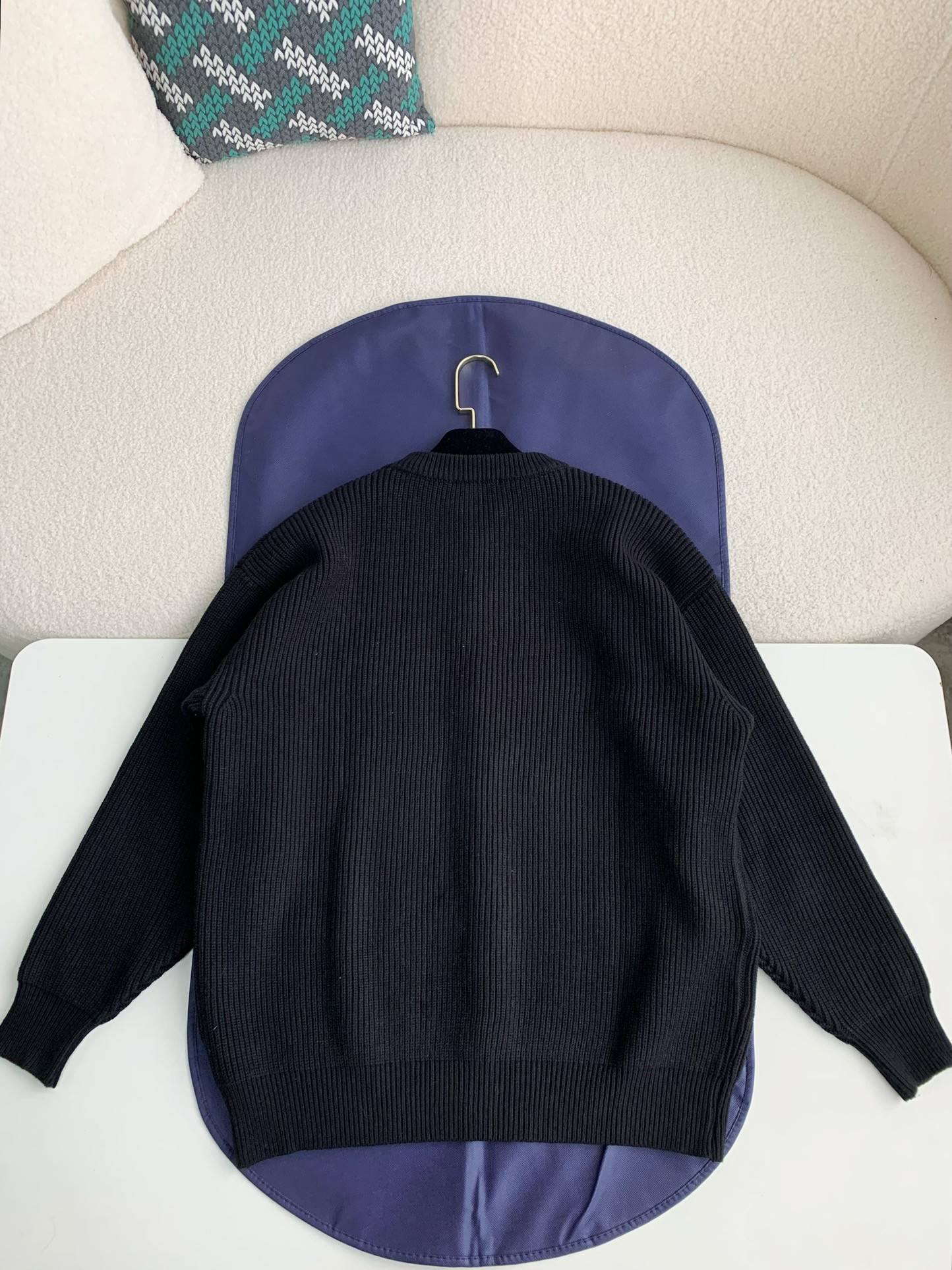 Ce1i*e sweater knitted material