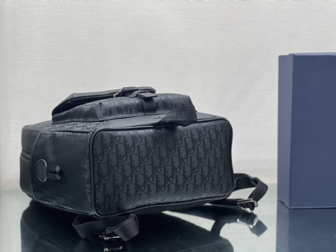 D10r Explorer Backpack