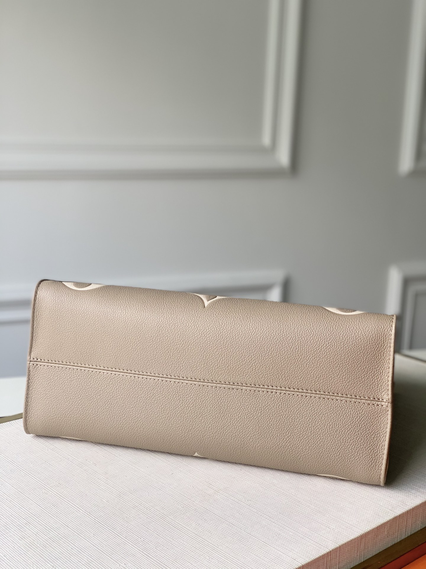 L0vis Vvtt0n Onthego Bag