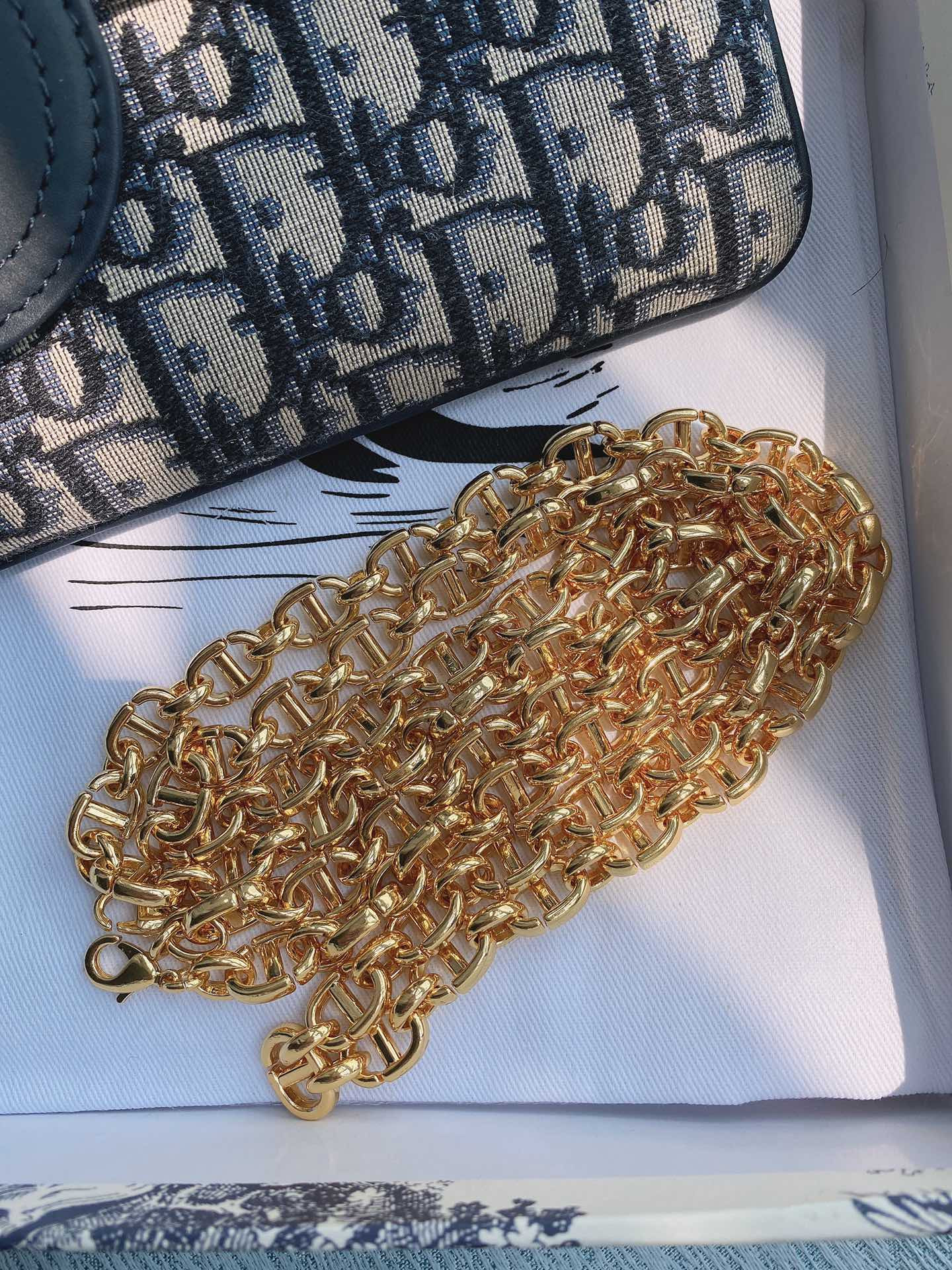 D10r Mini Travel Vanity