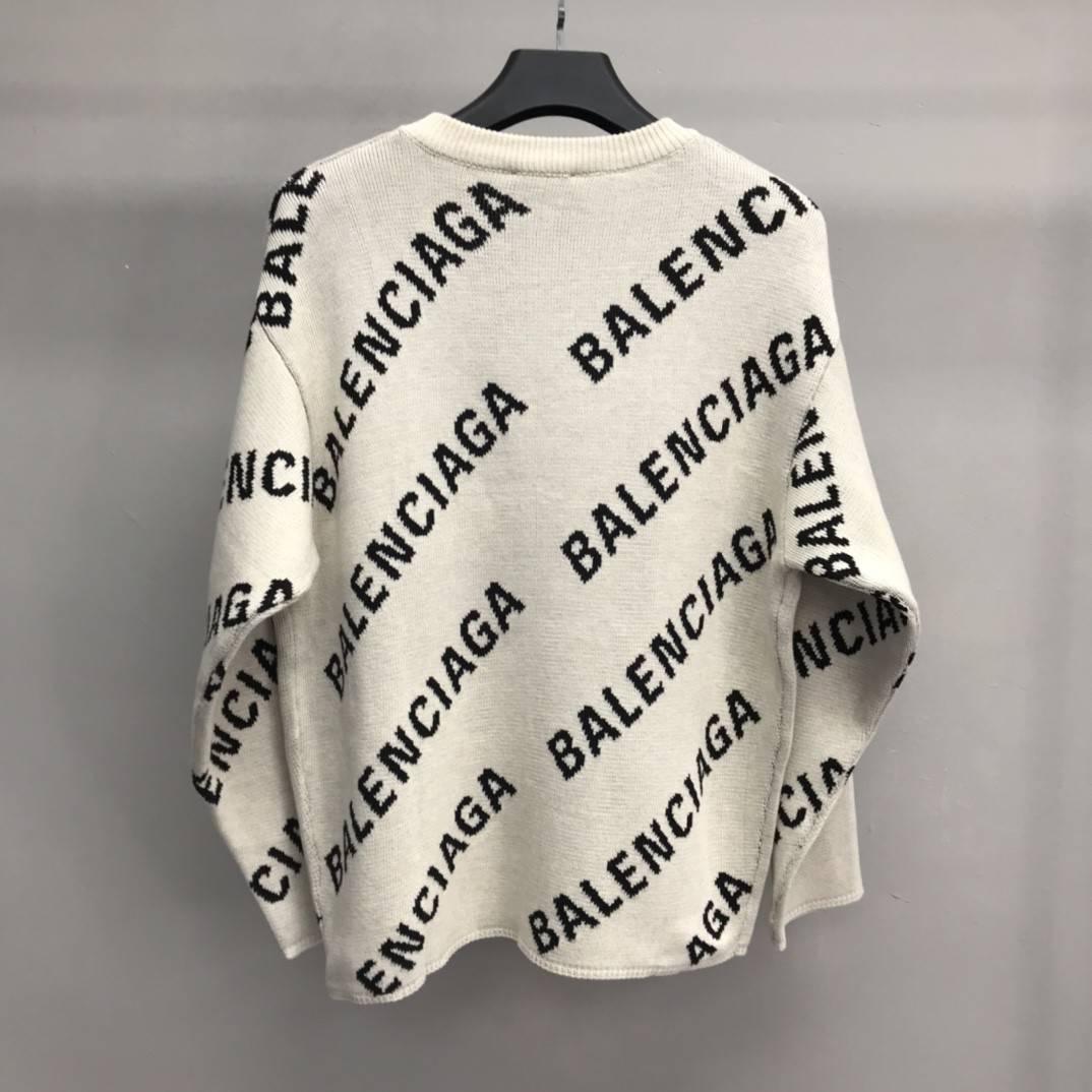 Ba1en*iaga letter sweater