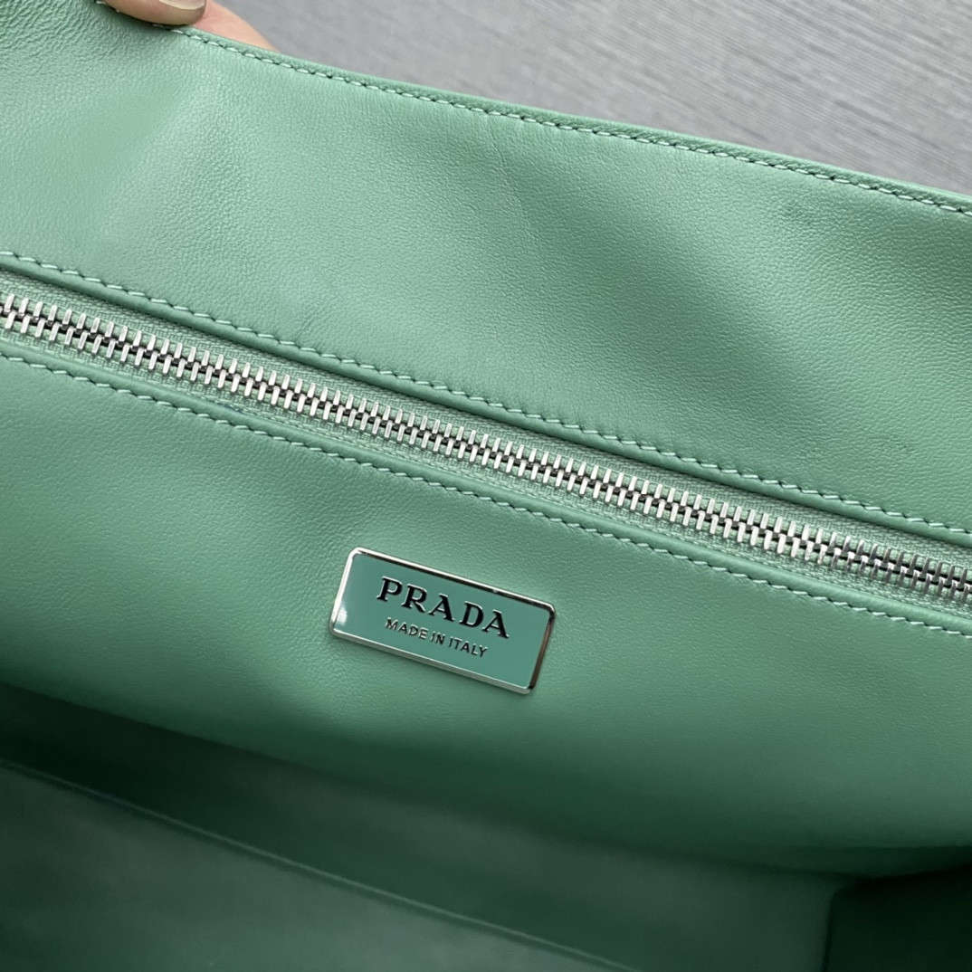 Pra*a Large Antique Tote Bag