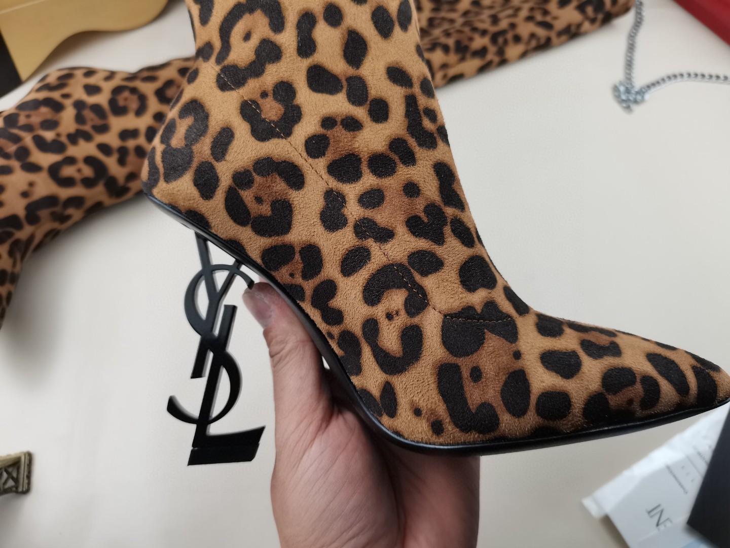 Y51 classic letter metal heel 22-inch boots, elastic boots Heel height: 10.5CM Size: 35-42 (41.42 custom-made, no return or exchange)