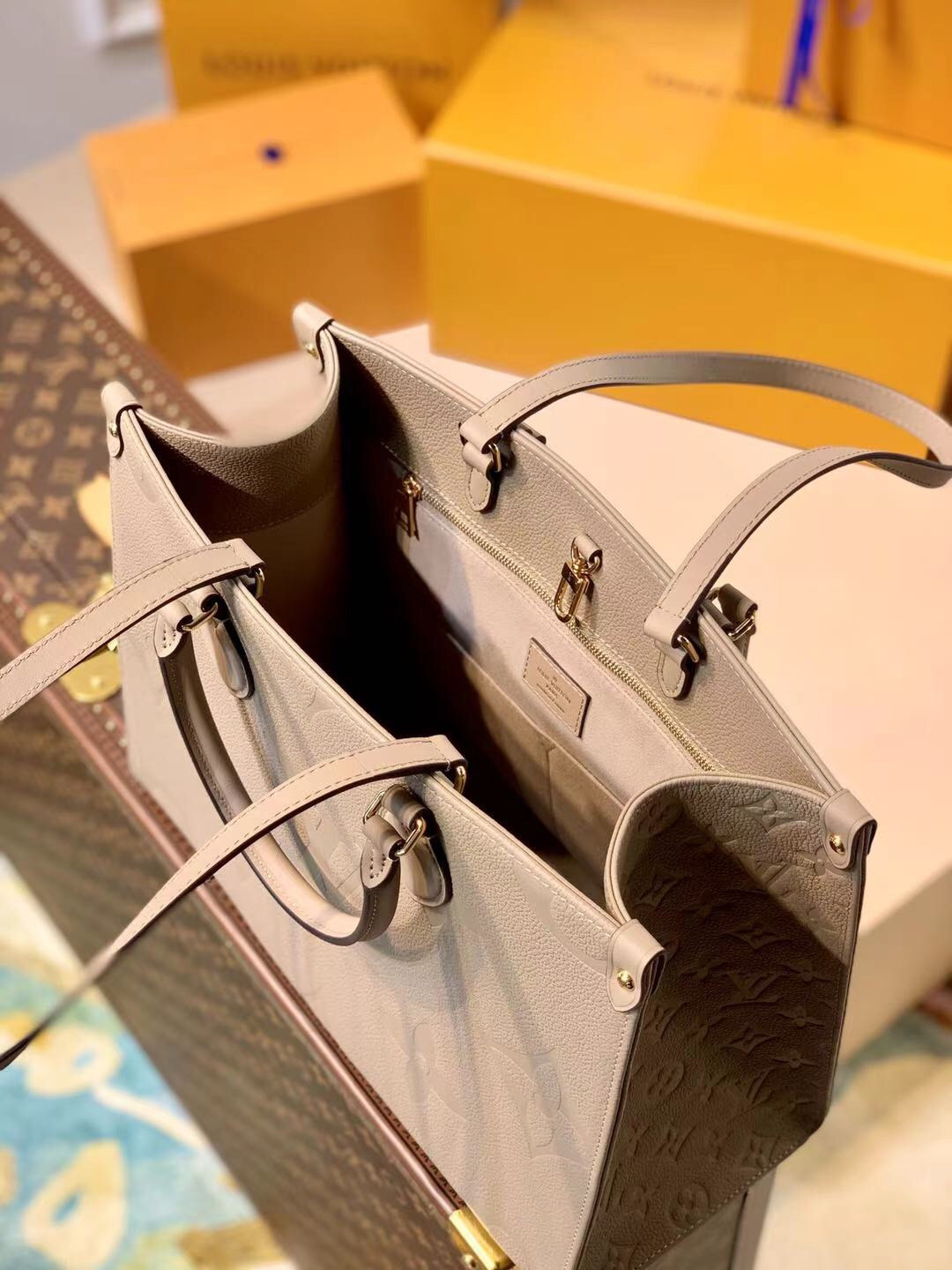 L0vis Vvtt0n Onthego Bag