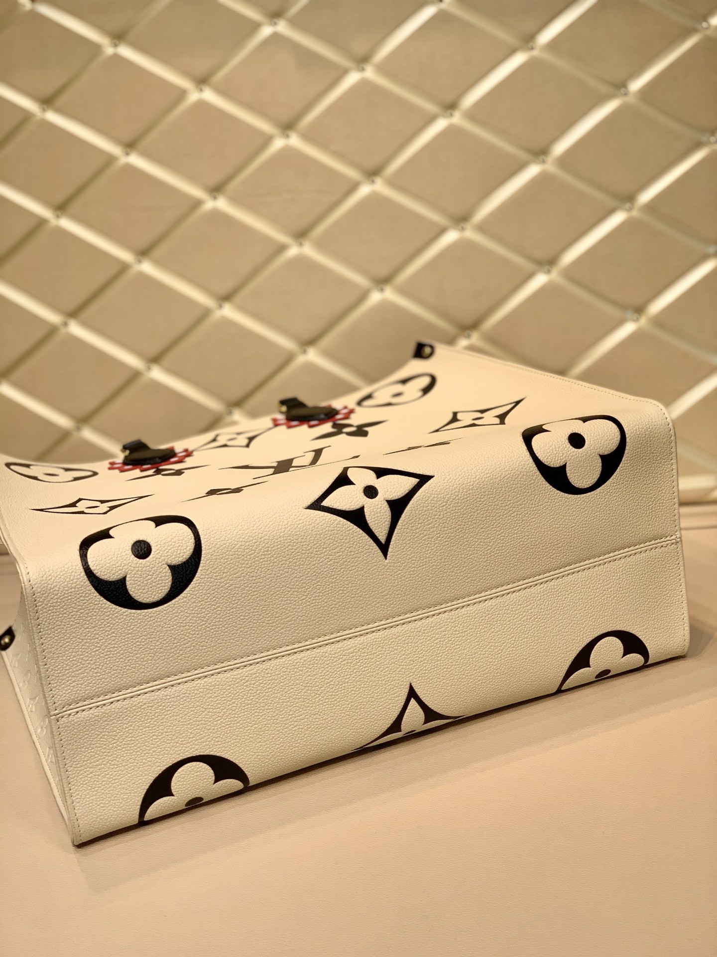 L0vis Vvtt0n Onthego Bag