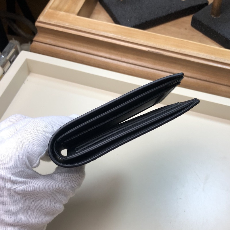 L0vis Vvtt0n Slender Id Bag