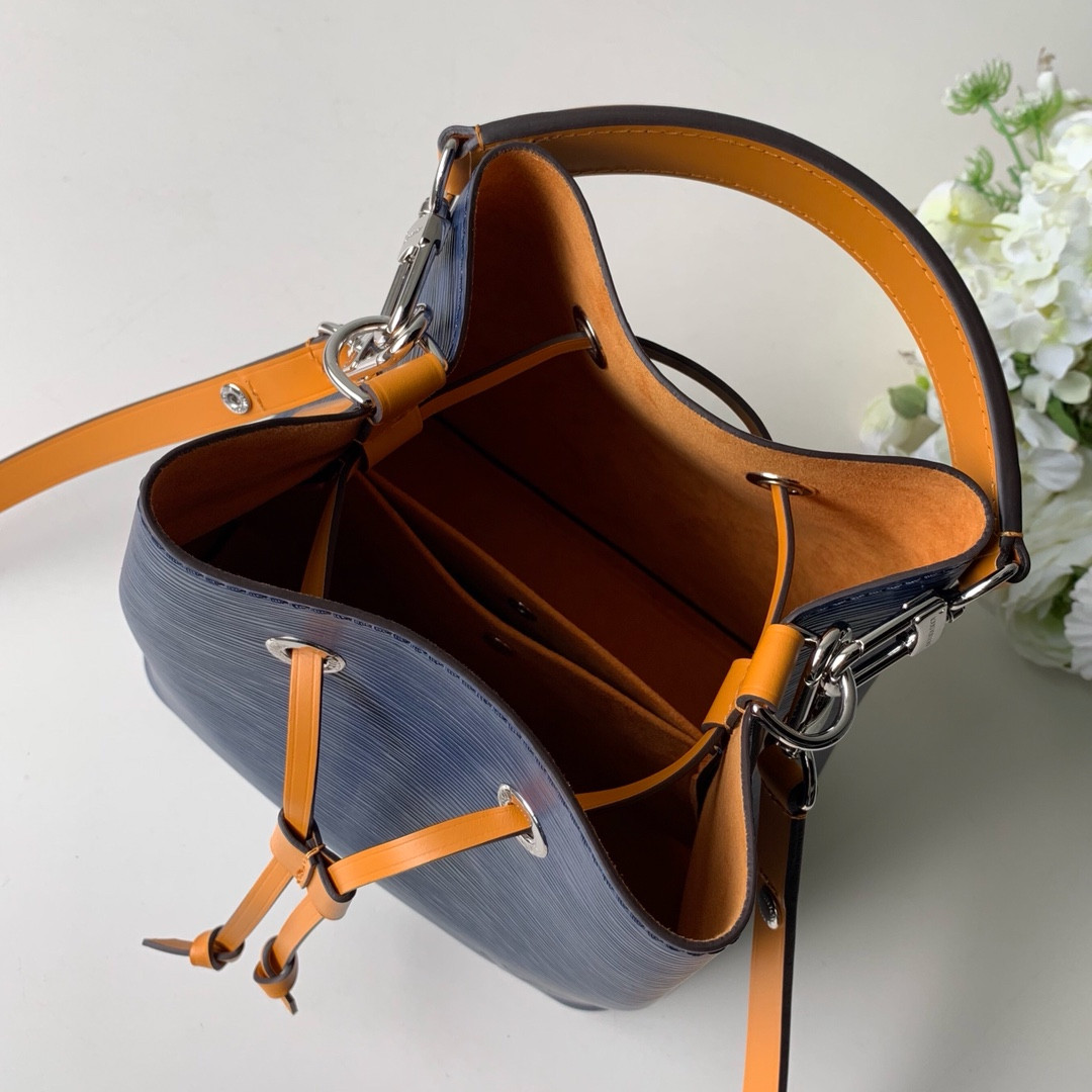 L0vis Vvtt0n Néonoé Bag