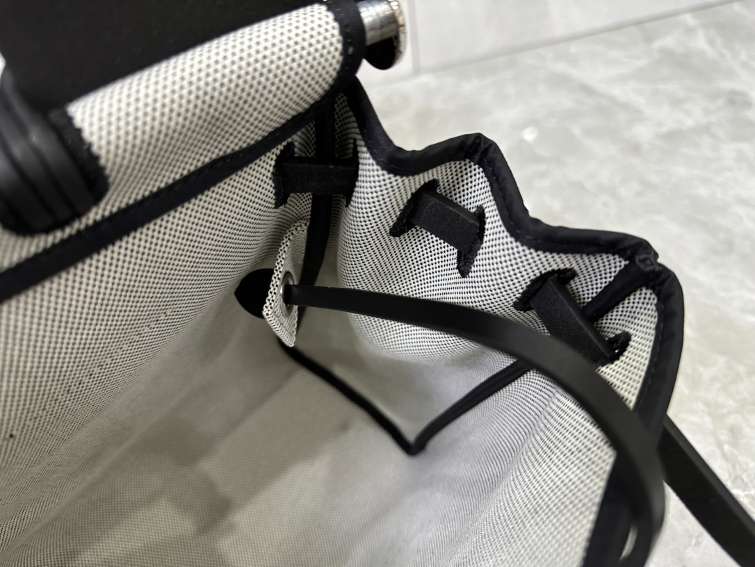 H**me5 limited edition color matching Herbag Size: 31cm