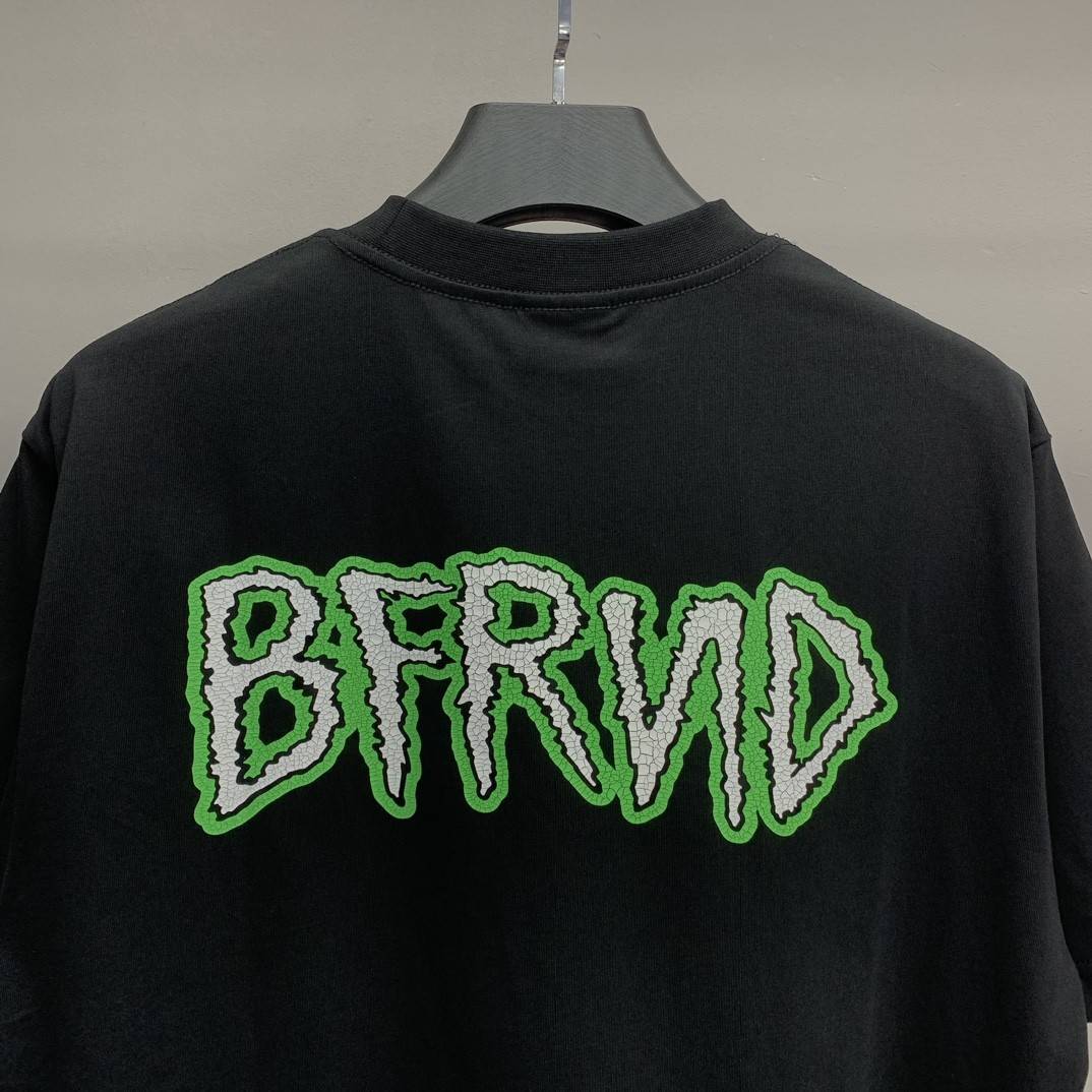 Ba1en*iaga BFRND cracked T-shirt