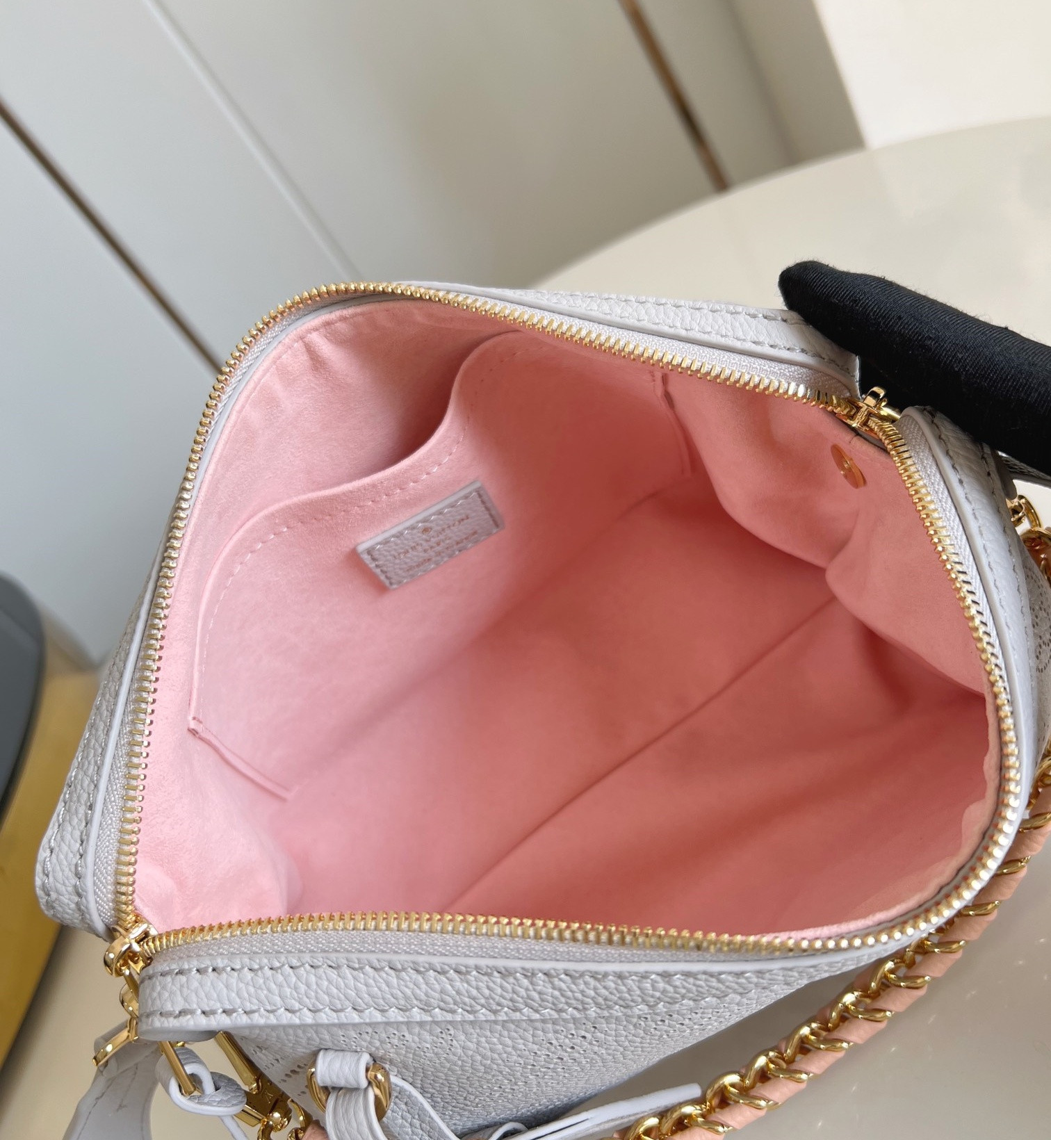 L0vis Vvtt0n Hand It All Small Handbag