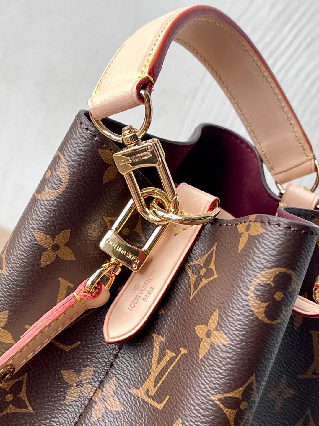 L0vis Vvtt0n Néonoé Bag