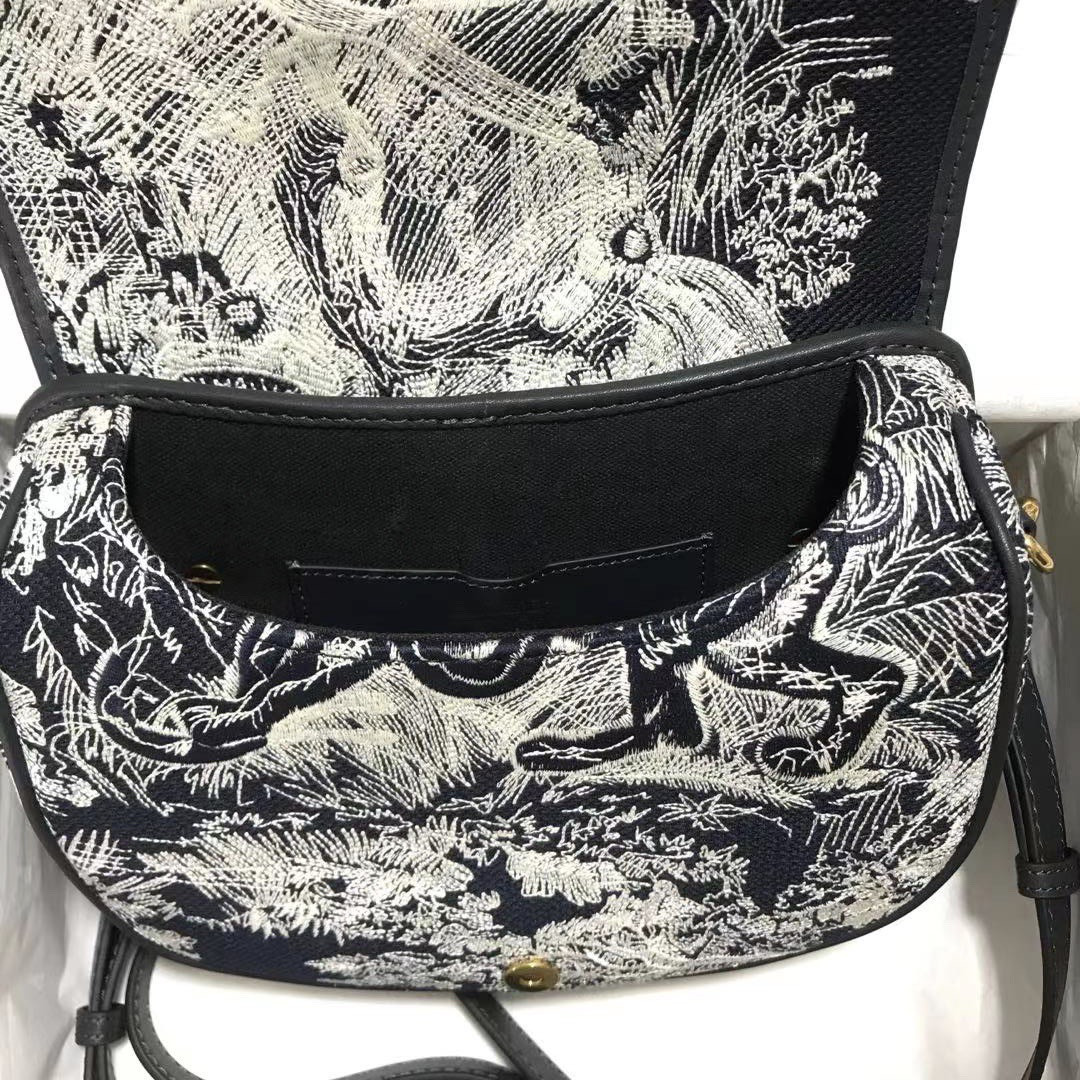 Medium D10r Bobby Bag